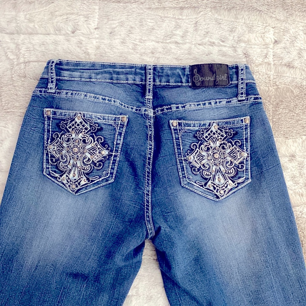 Boot cut jeans